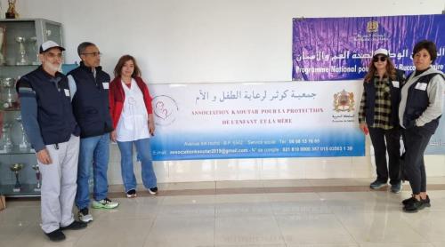 قافلة طبية متعددة التخصصات مع توزيع النظارات بالمجان