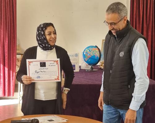 قافلة طبية متعددة التخصصات -  توزيع الشواهد التقديرية